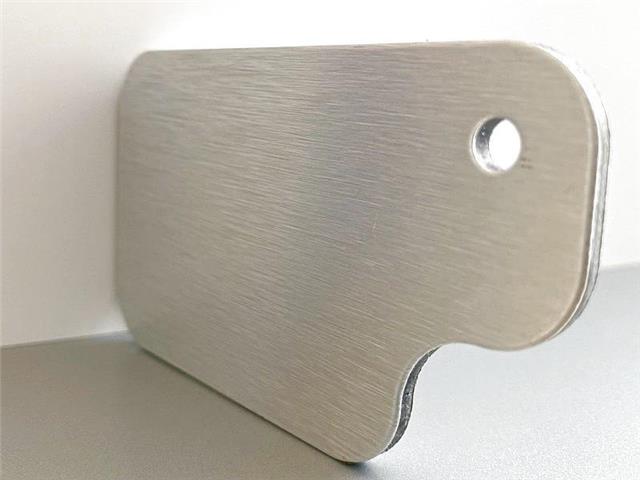 Aluminijska kompozitna ploča, 3mm, srebrno brušena / bijela mat